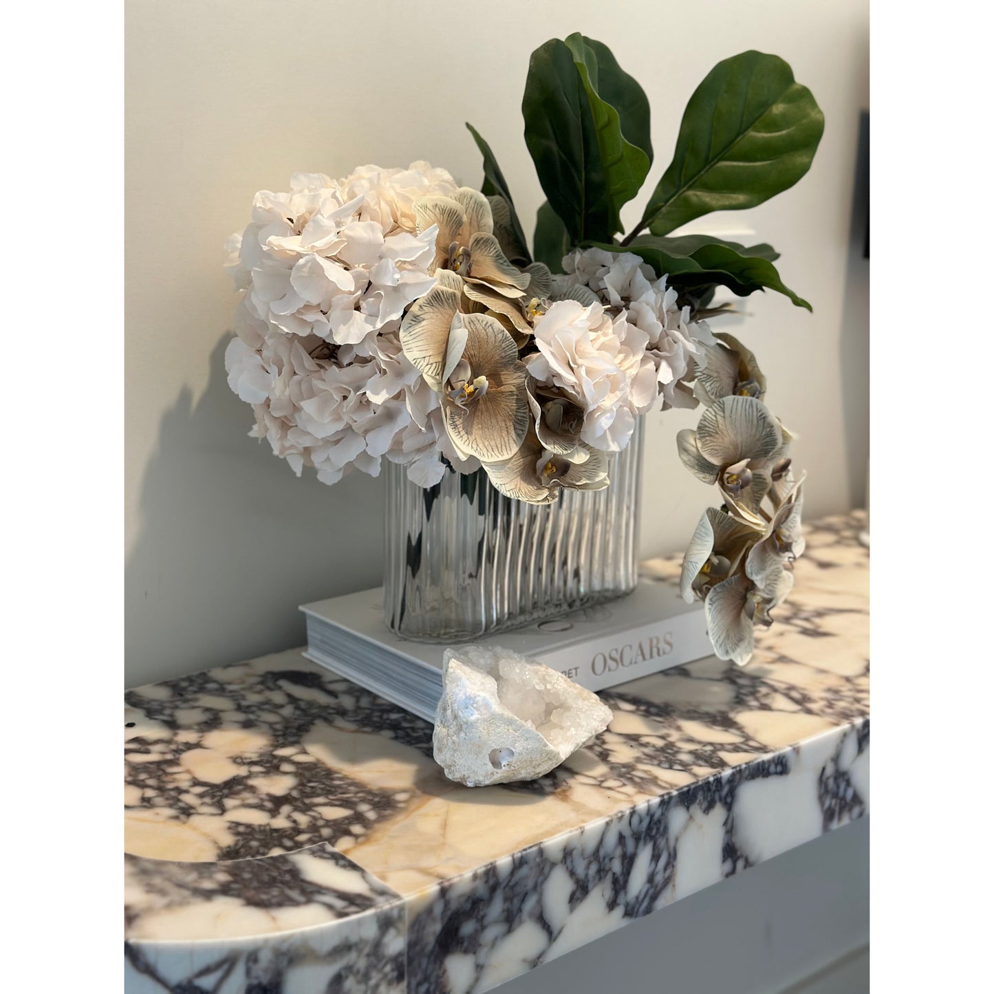 Maison Arrangement Almond