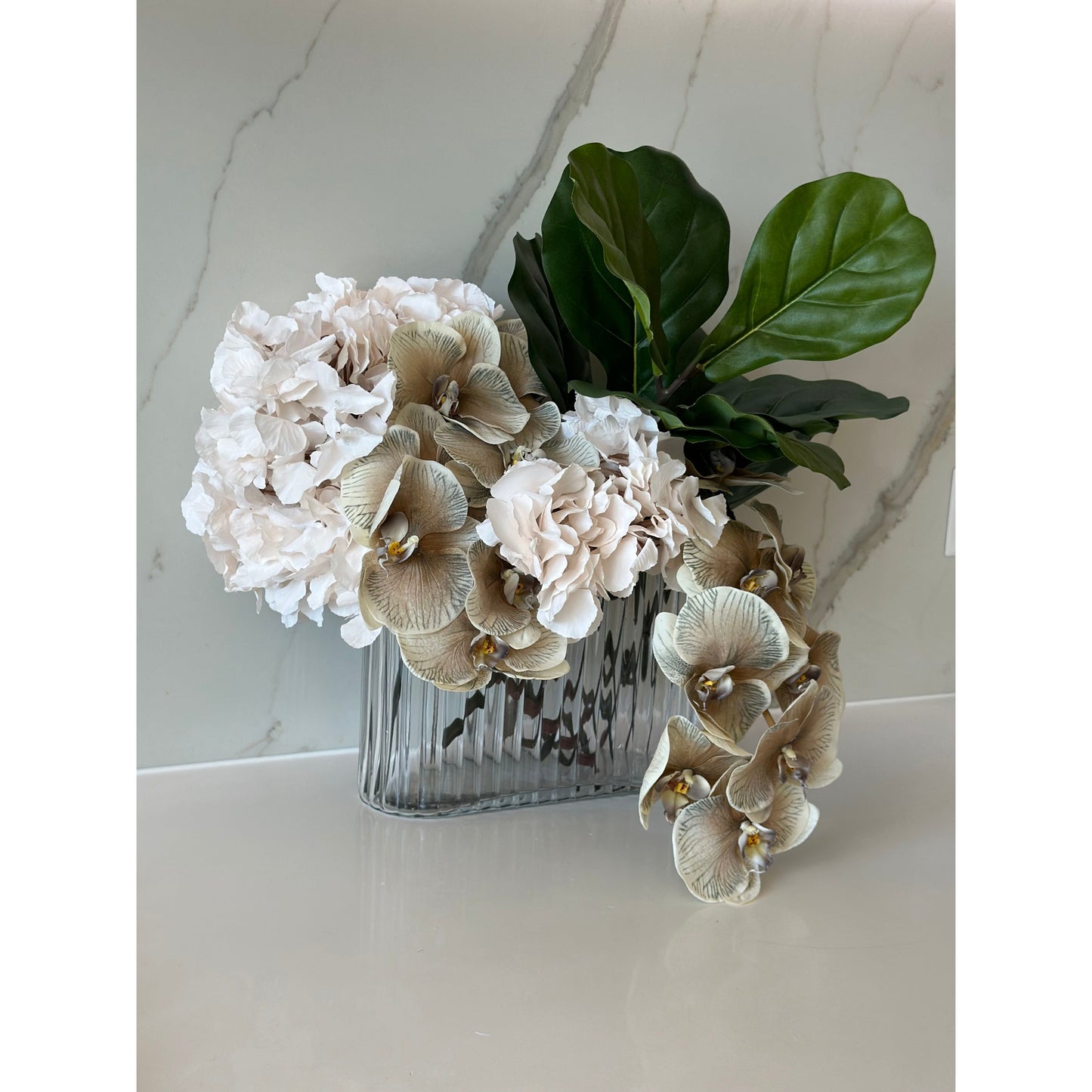 Maison Arrangement Almond