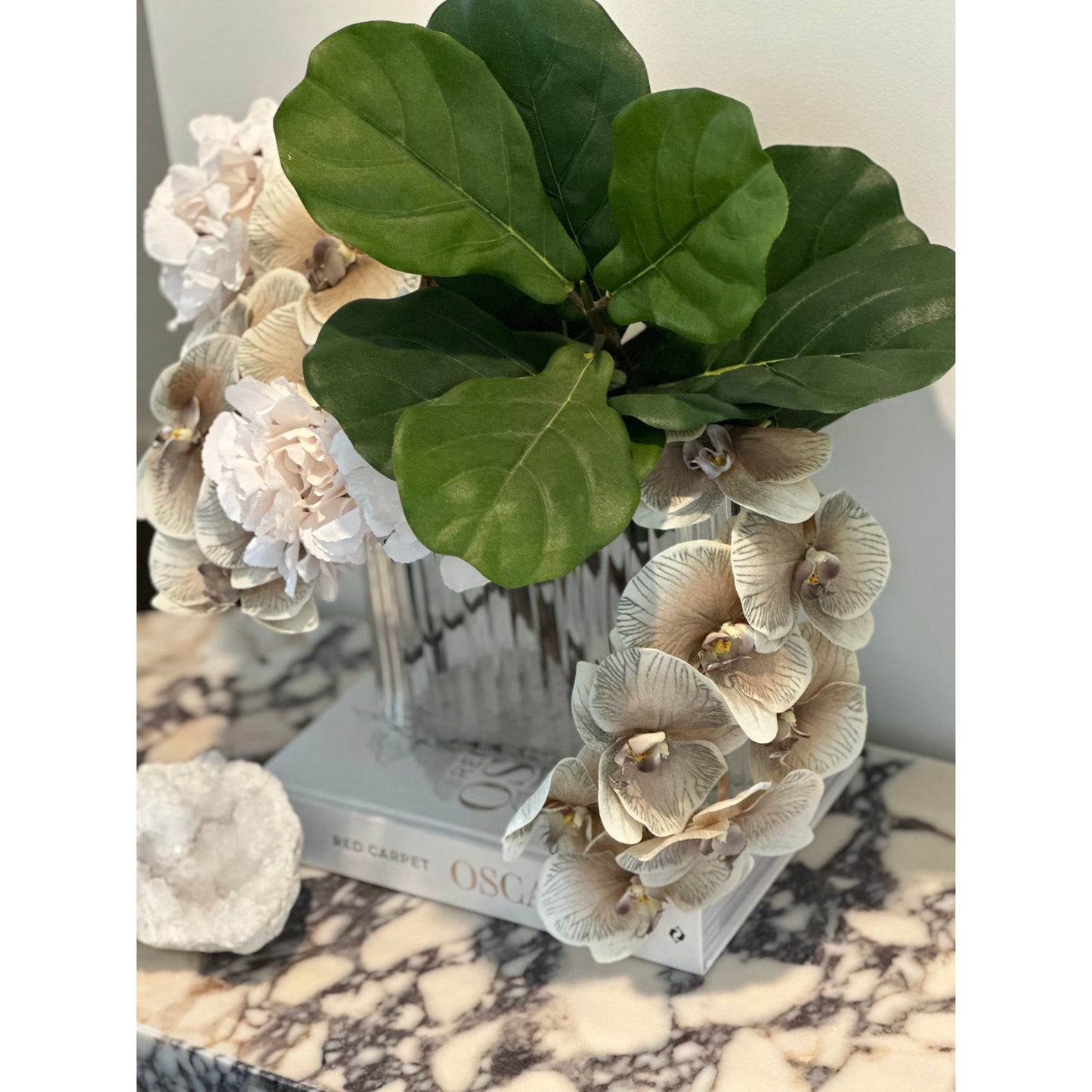 Maison Arrangement Almond