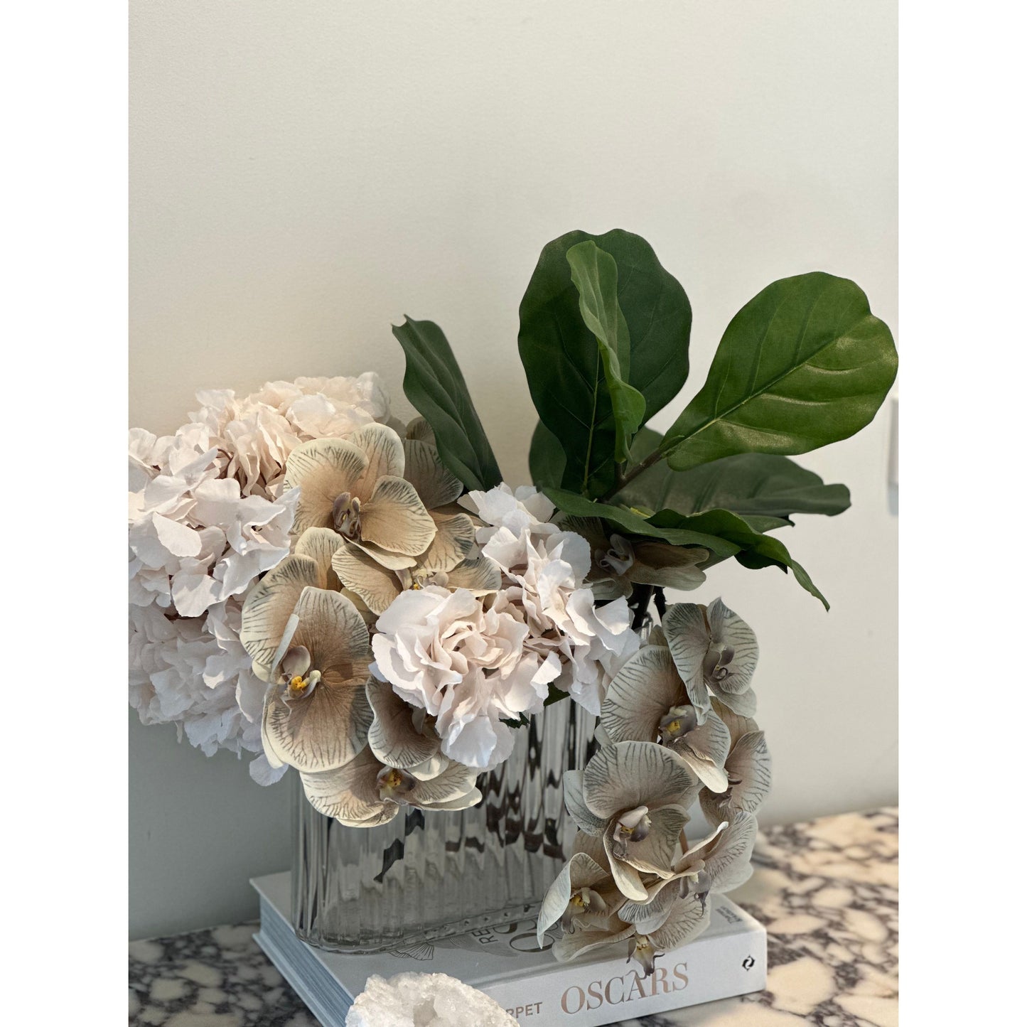 Maison Arrangement Almond