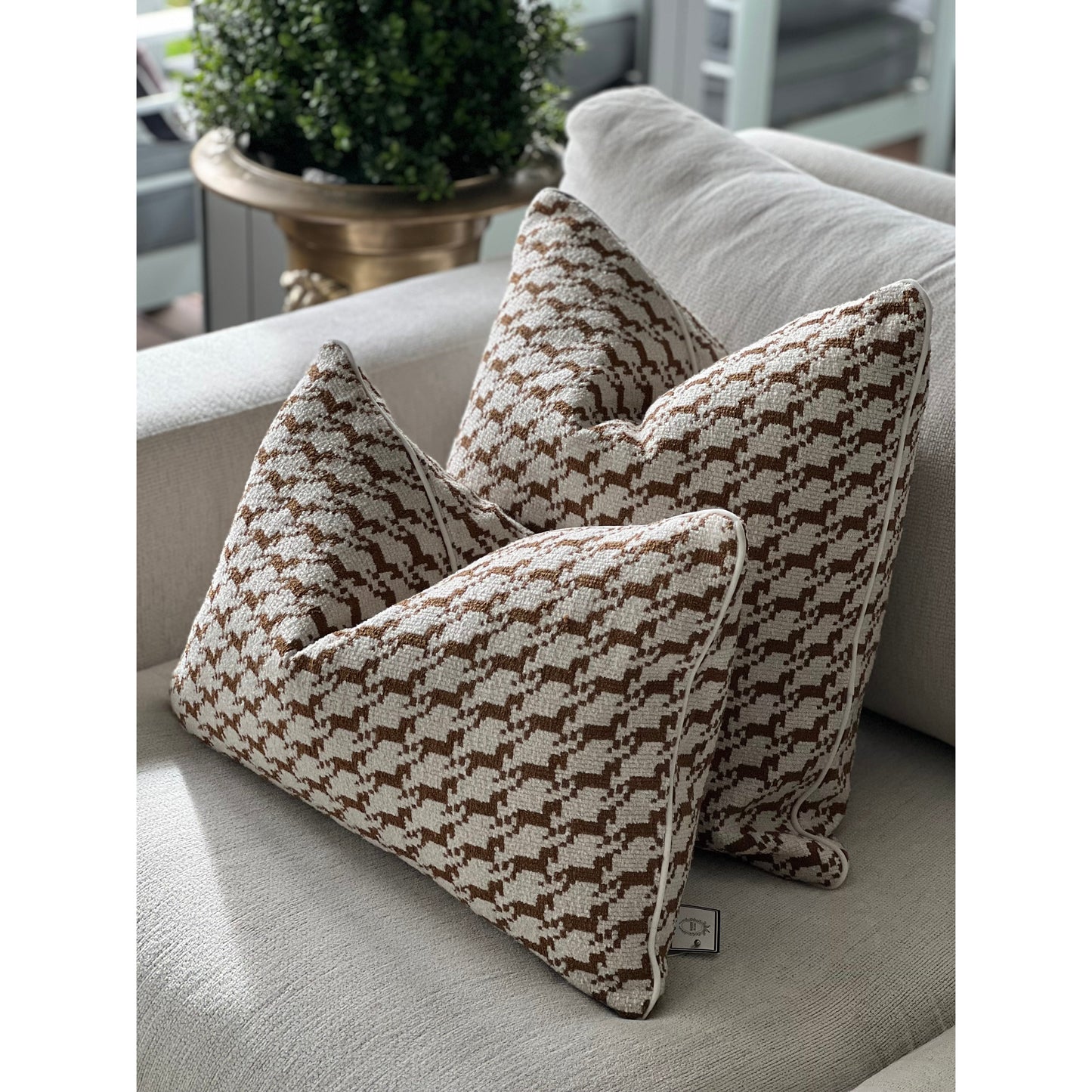 Jonesy Cushion Gold