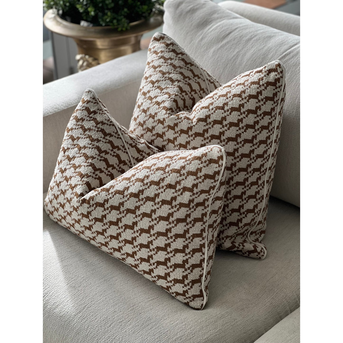 Jonesy Cushion Gold