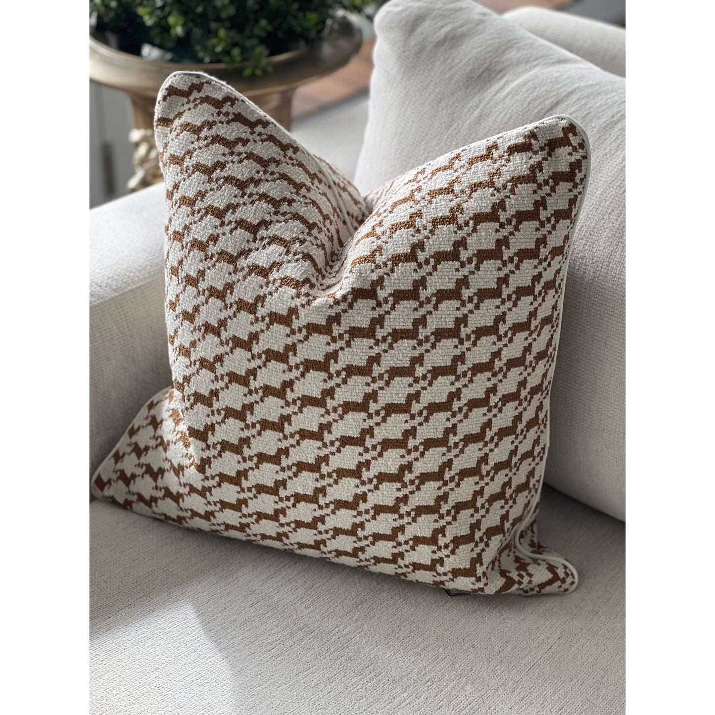 Jonesy Cushion Gold