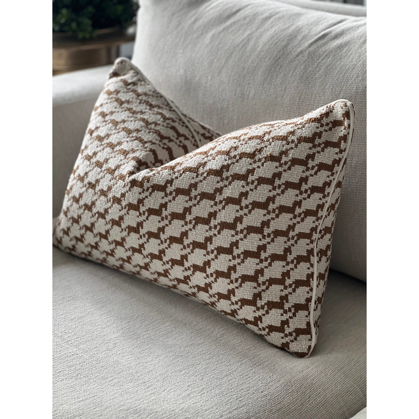 Jonesy Cushion Gold