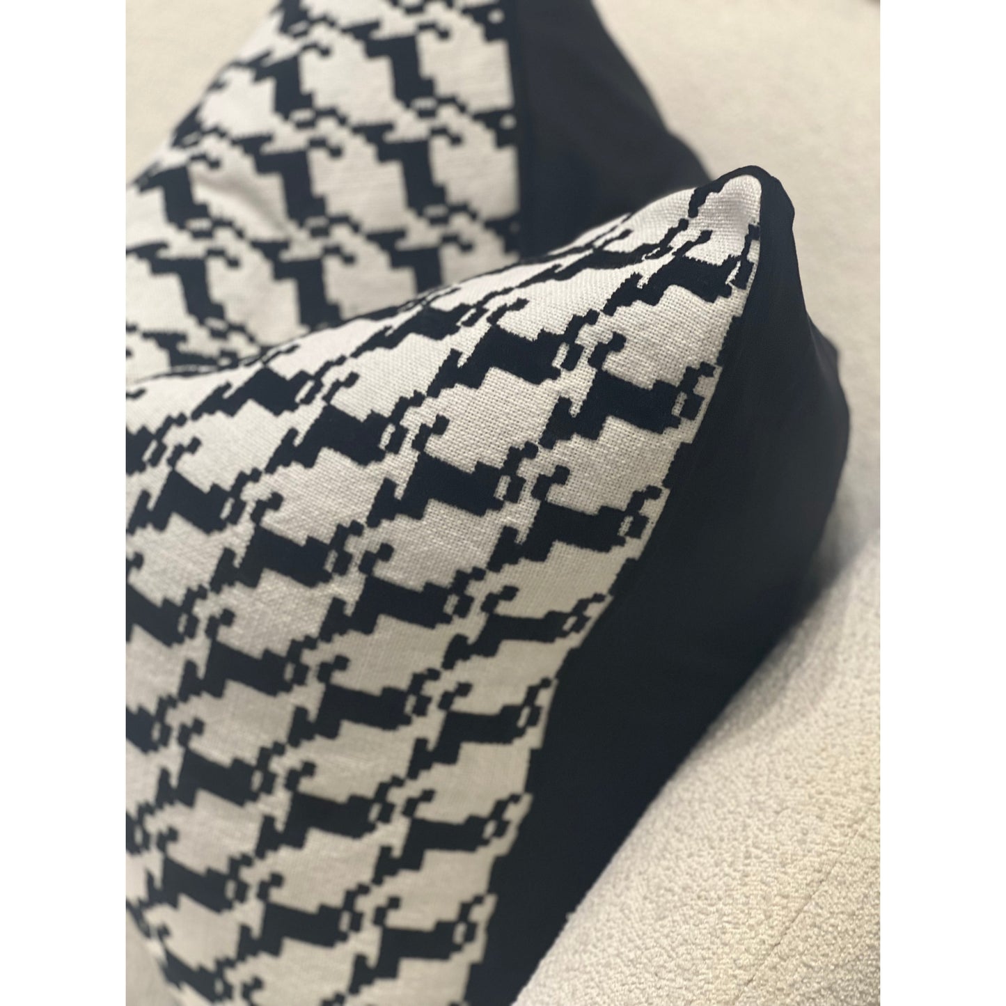 Jonesy Cushion Noir