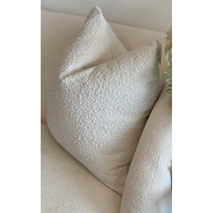 Avenuè Cushion White