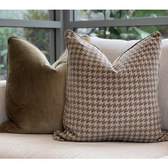 Darcy Cushion Gold