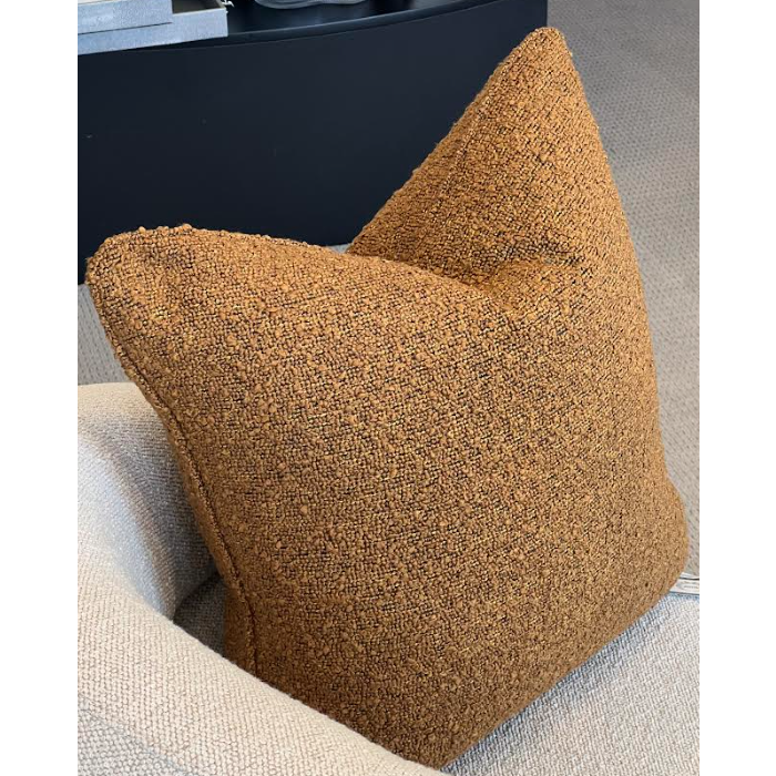 Avenuè Cushion Gold